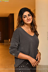 Dimple Hayathi Latest HD Stills, Photo Gallery