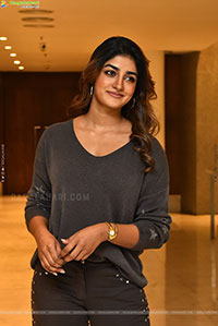 Dimple Hayathi Latest HD Stills, Photo Gallery