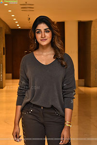 Dimple Hayathi Latest HD Stills, Photo Gallery