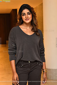 Dimple Hayathi Latest HD Stills, Photo Gallery