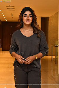 Dimple Hayathi Latest HD Stills, Photo Gallery