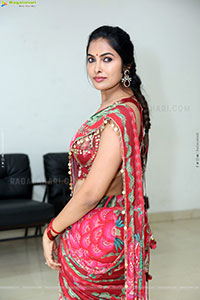 Divi Vadthya at Honey Trailer Launch Event, HD Gallery 