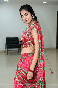 Divi Vadthya at Honey Trailer Launch Event, HD Gallery 