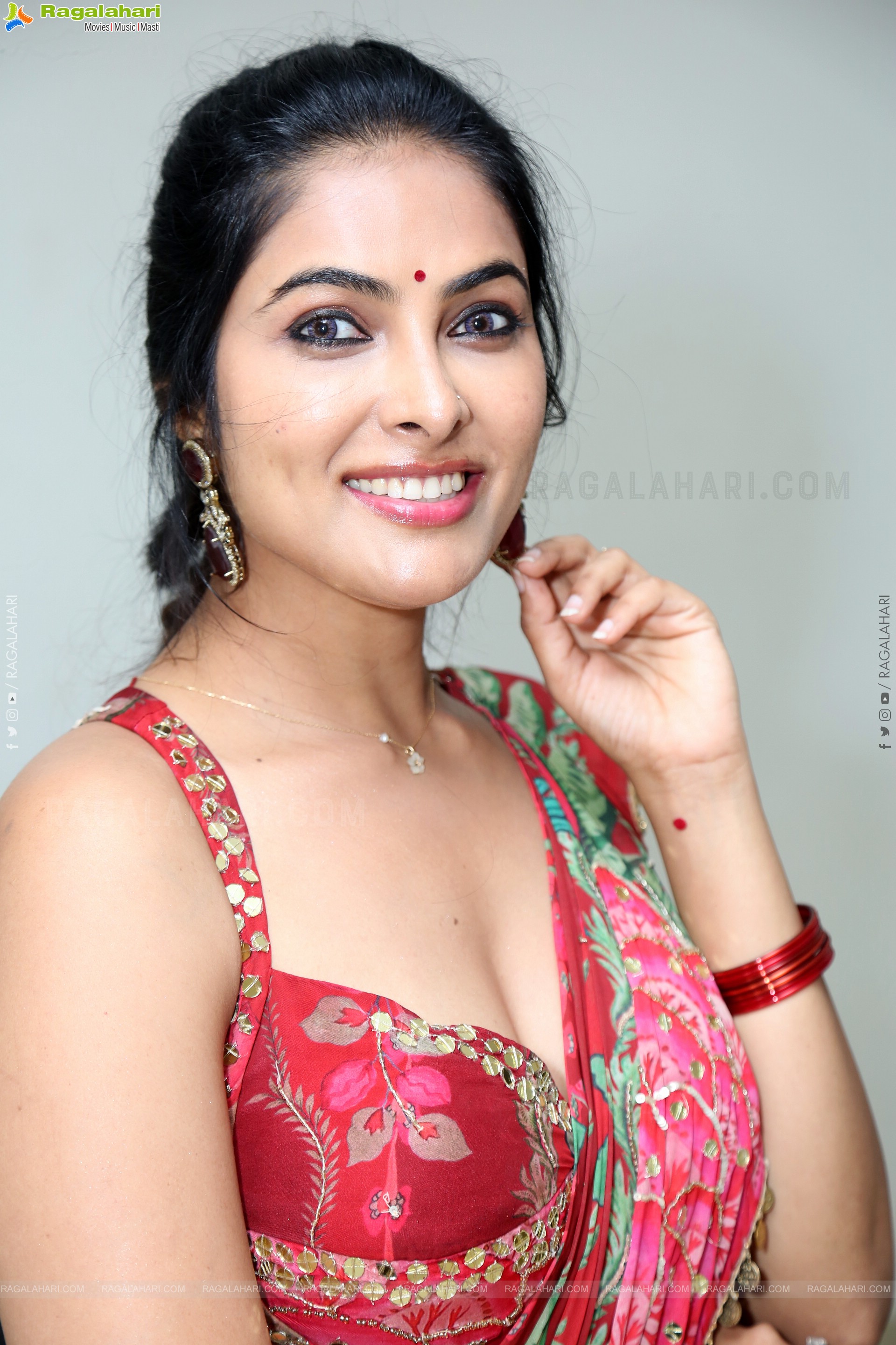 Divi Vadthya at Honey Trailer Launch Event, HD Gallery