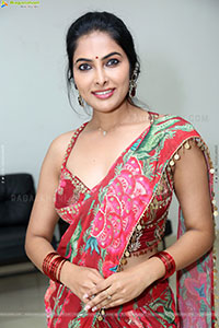 Divi Vadthya at Honey Trailer Launch Event, HD Gallery 