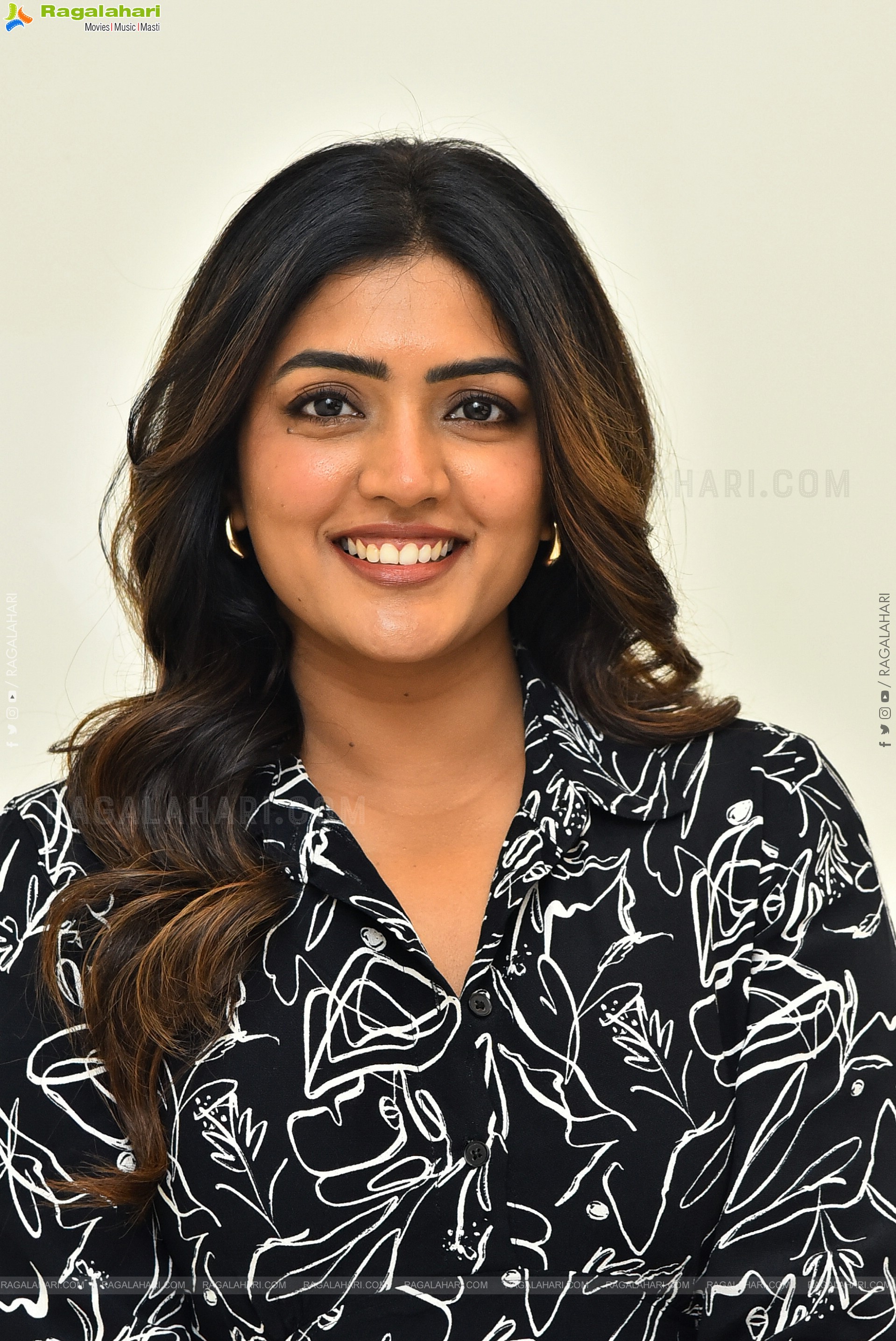 Eesha Rebba at Om Shanti Shanti Shantihi Interview, HD Gallery