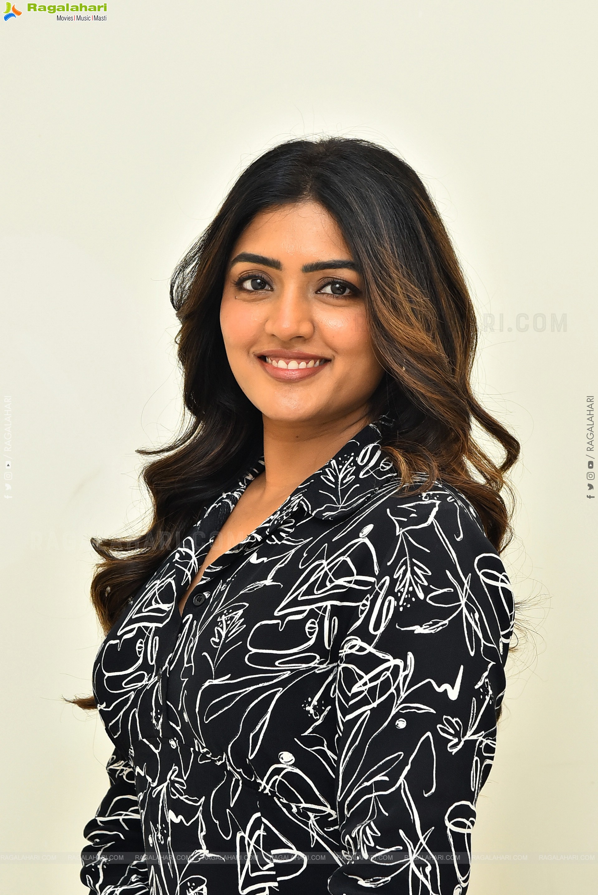 Eesha Rebba at Om Shanti Shanti Shantihi Interview, HD Gallery