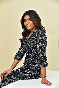 Eesha Rebba at Om Shanti Shanti Shantihi Interview