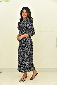 Eesha Rebba at Om Shanti Shanti Shantihi Interview