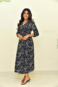 Eesha Rebba at Om Shanti Shanti Shantihi Interview