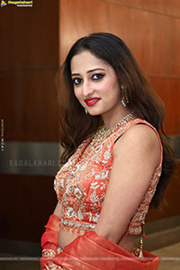 Heena Sheikh stills in Orange Lehenga Choli