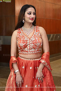 Heena Sheikh stills in Orange Lehenga Choli