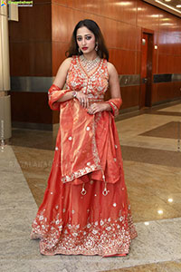 Heena Sheikh stills in Orange Lehenga Choli