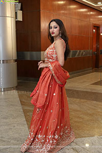 Heena Sheikh stills in Orange Lehenga Choli