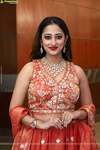 Heena Sheikh stills in Orange Lehenga Choli