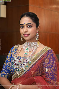 Krithika Poses with Designer Jewellery, HD Gallery