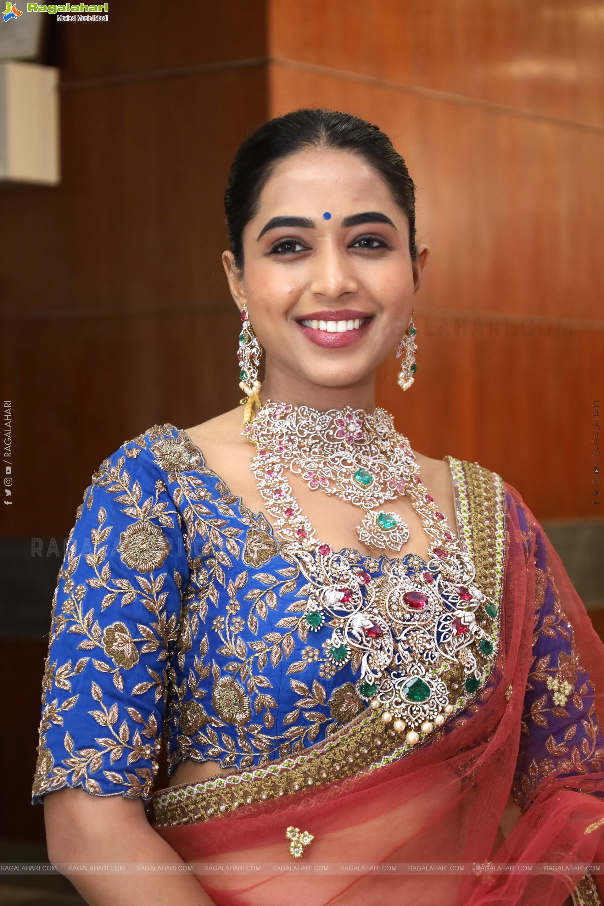 Krithika Poses with Designer Jewellery, HD Gallery