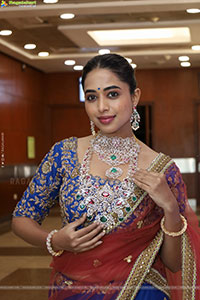 Krithika Poses with Designer Jewellery, HD Gallery
