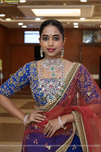Krithika Poses with Designer Jewellery, HD Gallery