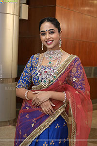 Krithika Poses with Designer Jewellery, HD Gallery