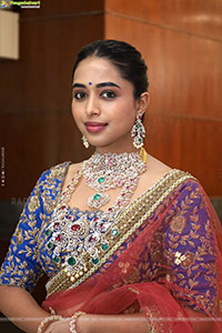 Krithika Poses with Designer Jewellery, HD Gallery