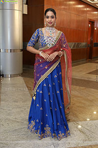 Krithika Poses with Designer Jewellery, HD Gallery