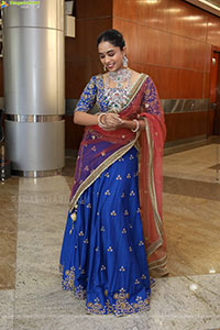 Krithika Poses with Designer Jewellery, HD Gallery