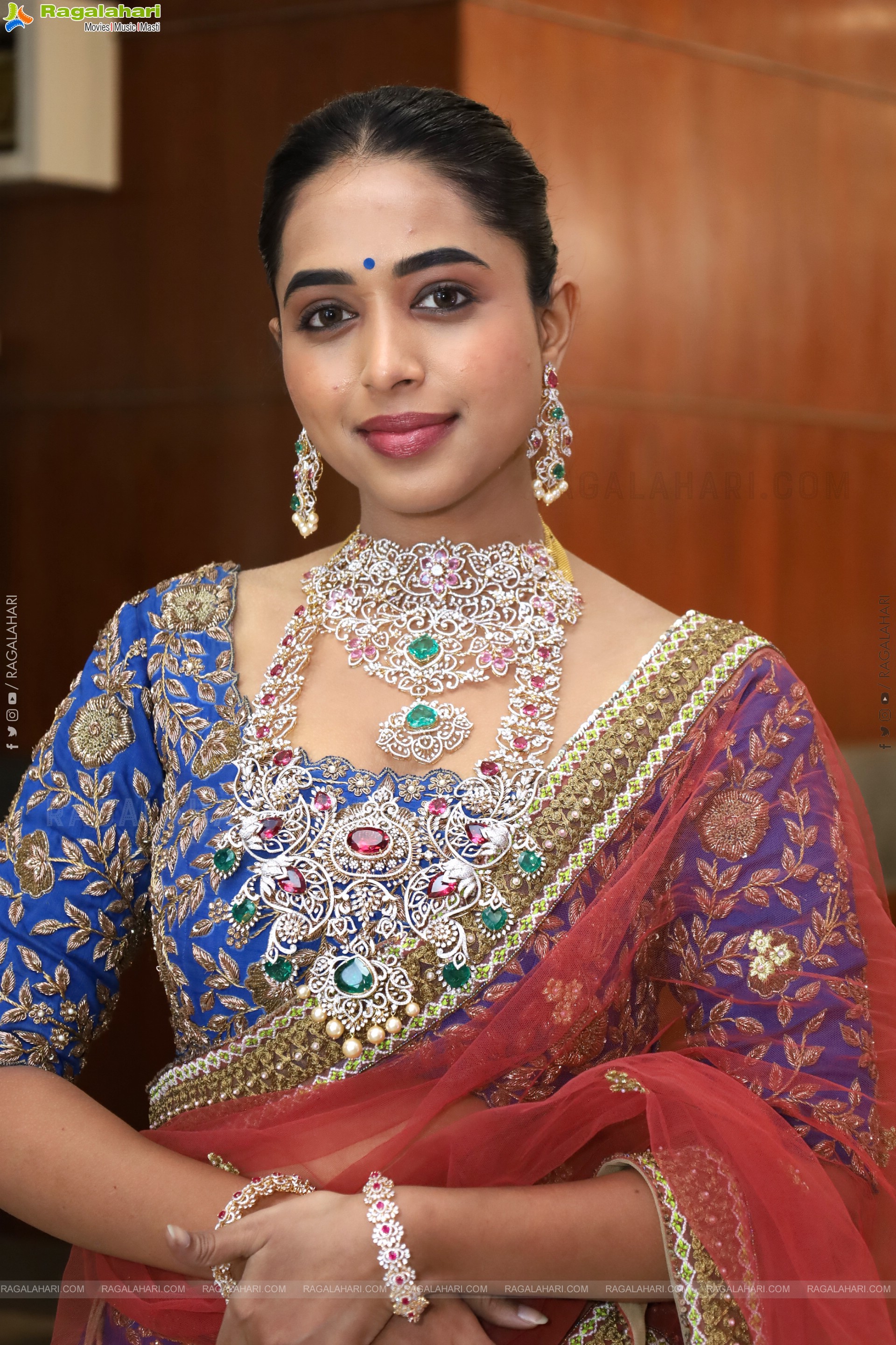 Krithika Poses with Designer Jewellery, HD Gallery