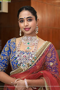 Krithika Poses with Designer Jewellery, HD Gallery