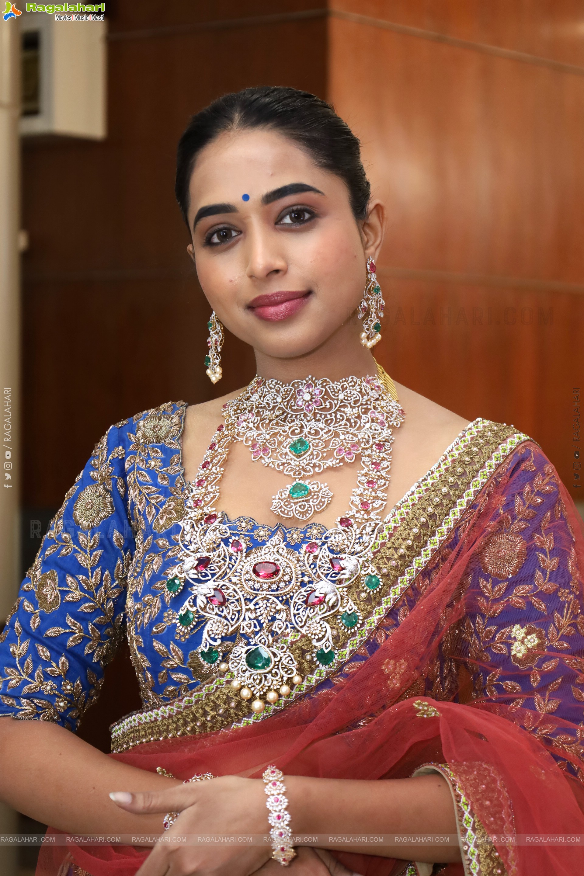 Krithika Poses with Designer Jewellery, HD Gallery