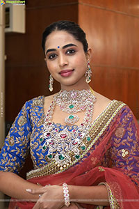Krithika Poses with Designer Jewellery, HD Gallery