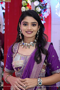 Leela Latest Stills, HD Gallery