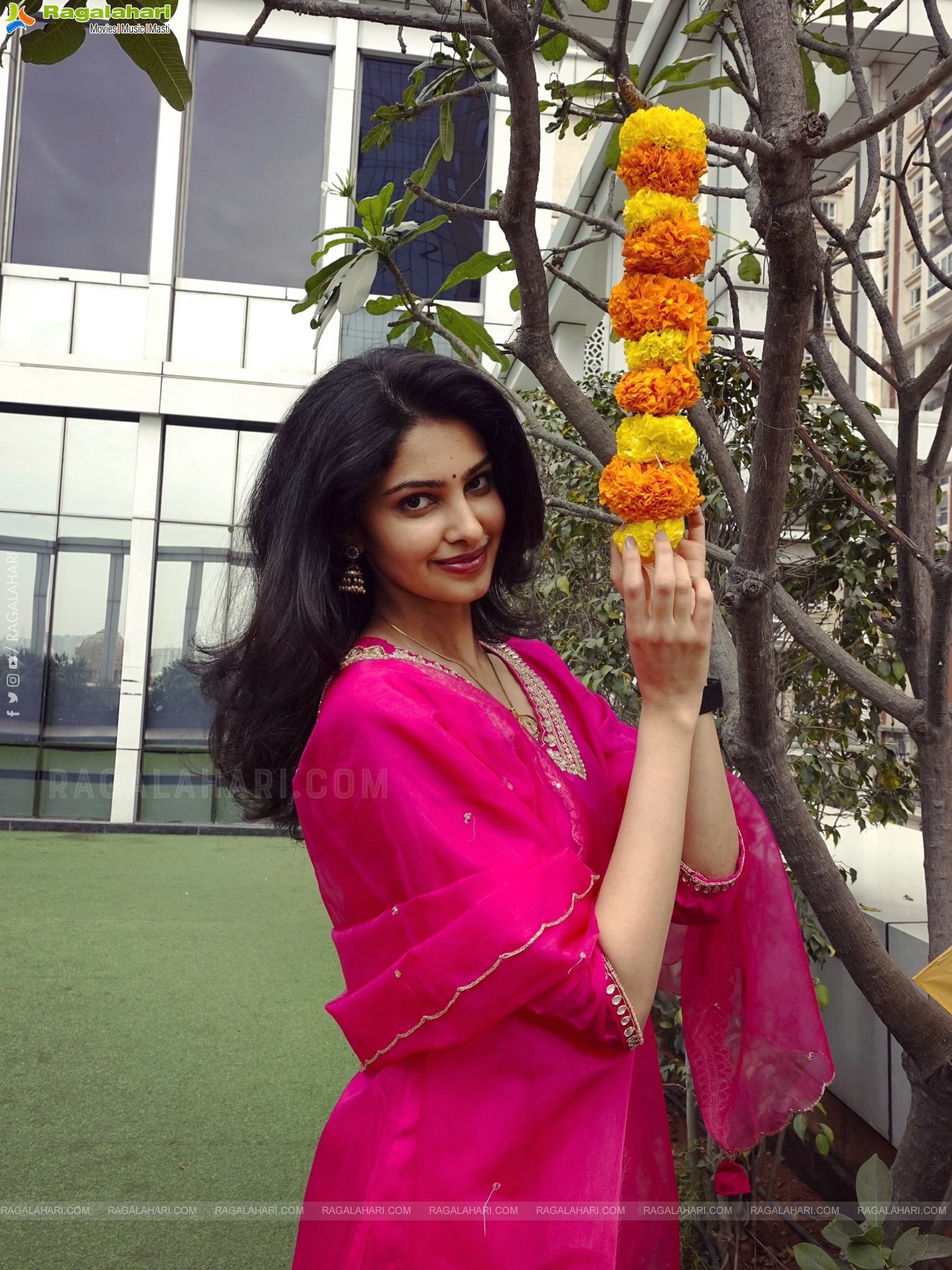 Manasa Varanasi Beautiful Photoshoot Stills, HD Gallery