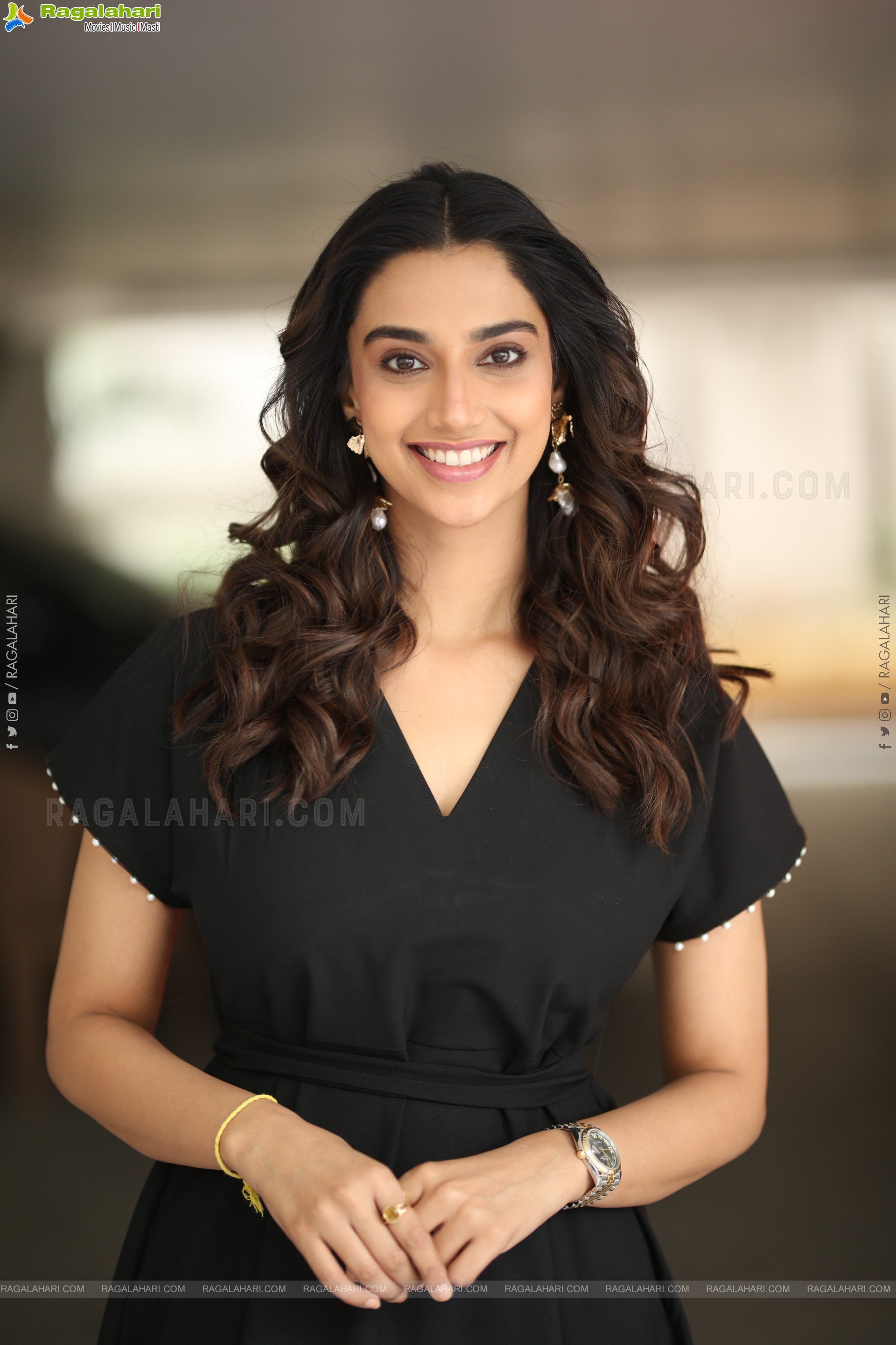 Meenakshi Chaudhary at Anaganaga Oka Raju Interview, HD Gallery