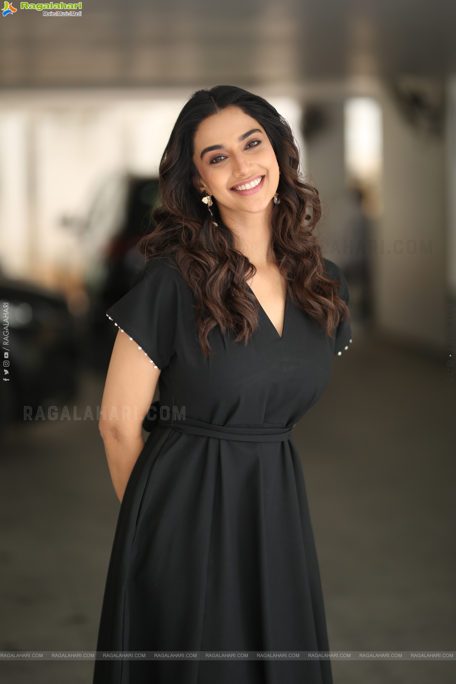 Meenakshi Chaudhary at Anaganaga Oka Raju Interview, HD Gallery