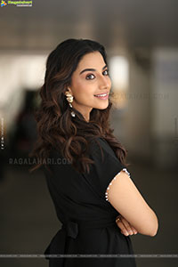 Meenakshi Chaudhary at Anaganaga Oka Raju Interview