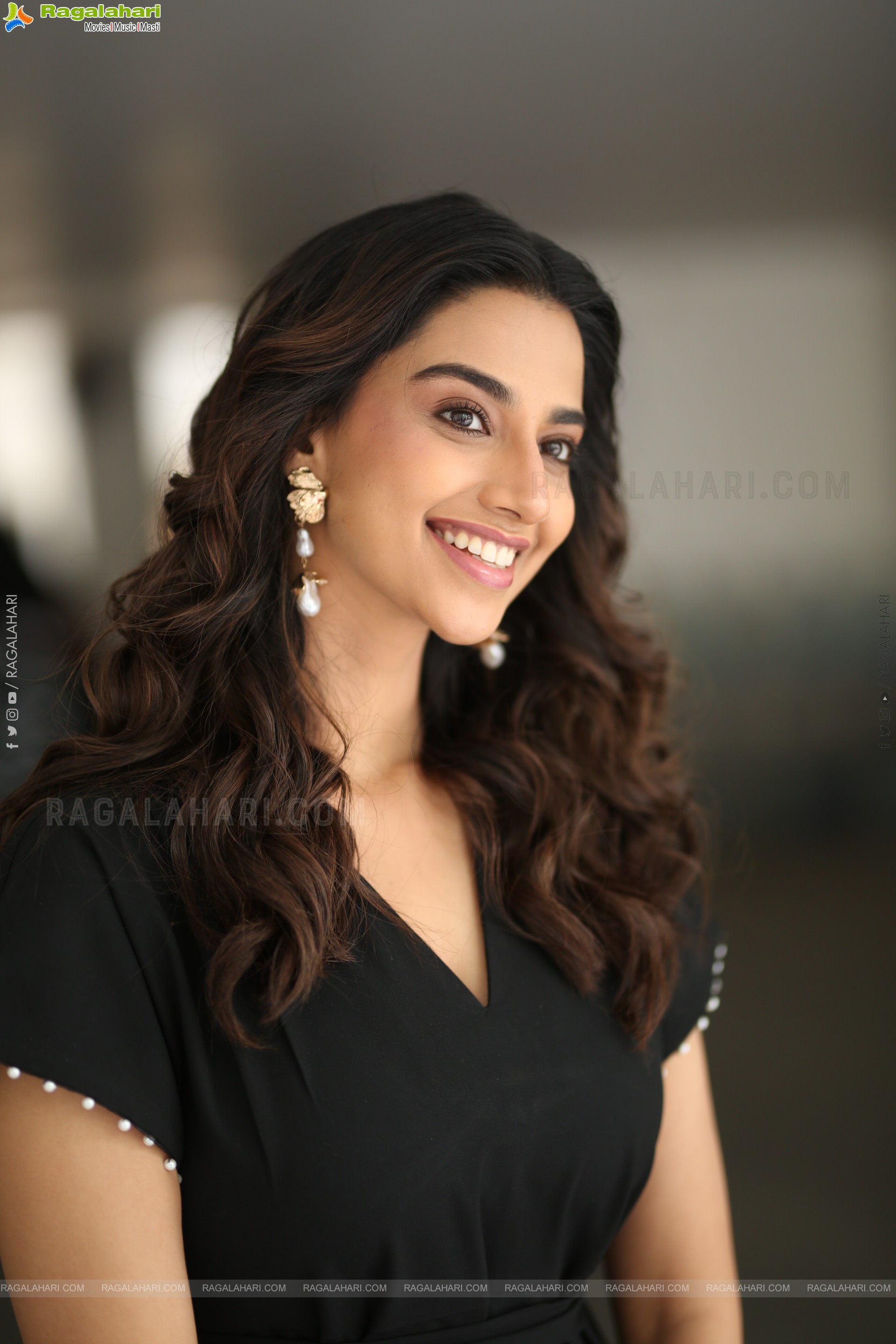 Meenakshi Chaudhary at Anaganaga Oka Raju Interview, HD Gallery