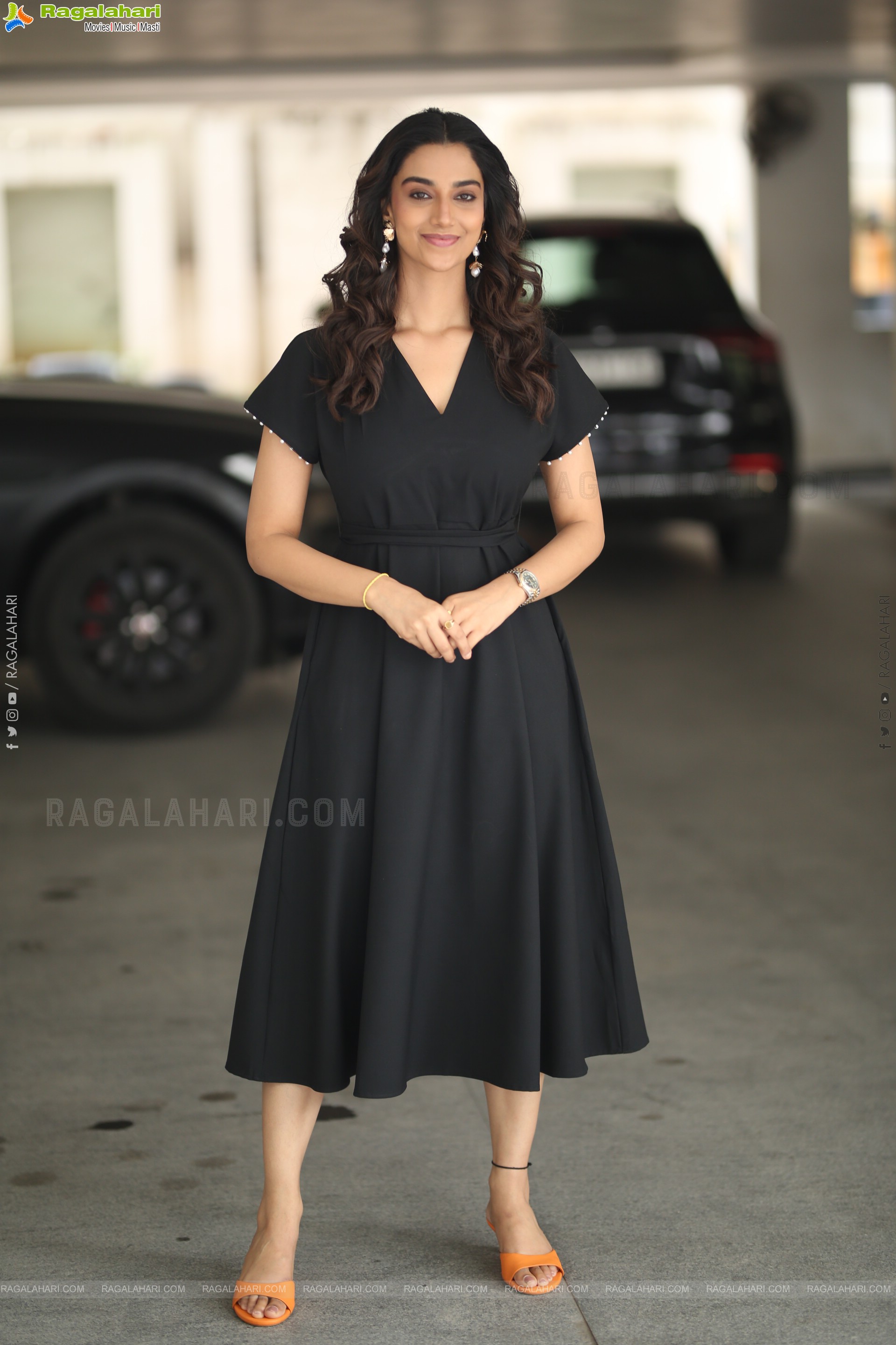 Meenakshi Chaudhary at Anaganaga Oka Raju Interview, HD Gallery