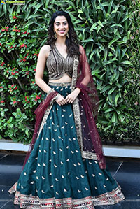 Meenakshi Chaudhary Glam Photoshoot Stills, HD Gallery