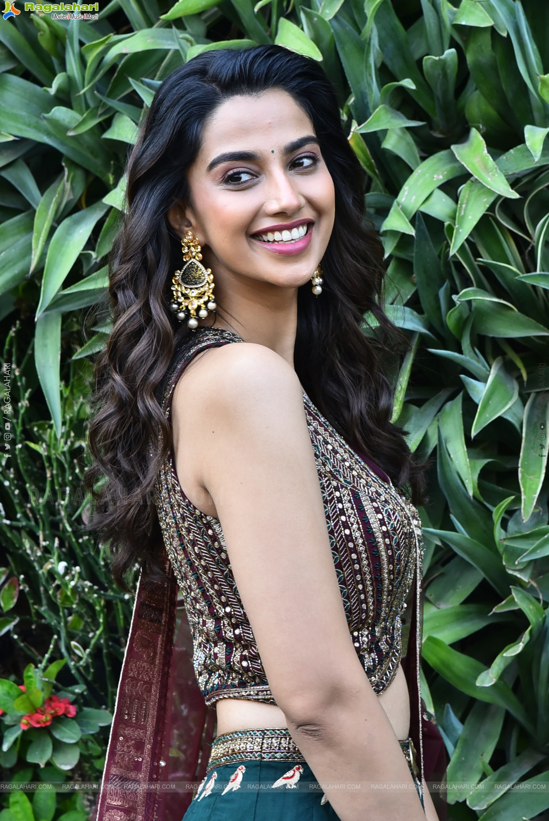 Meenakshi Chaudhary Glam Photoshoot Stills, HD Gallery