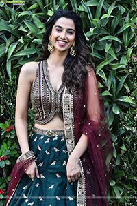 Meenakshi Chaudhary Glam Photoshoot Stills, HD Gallery