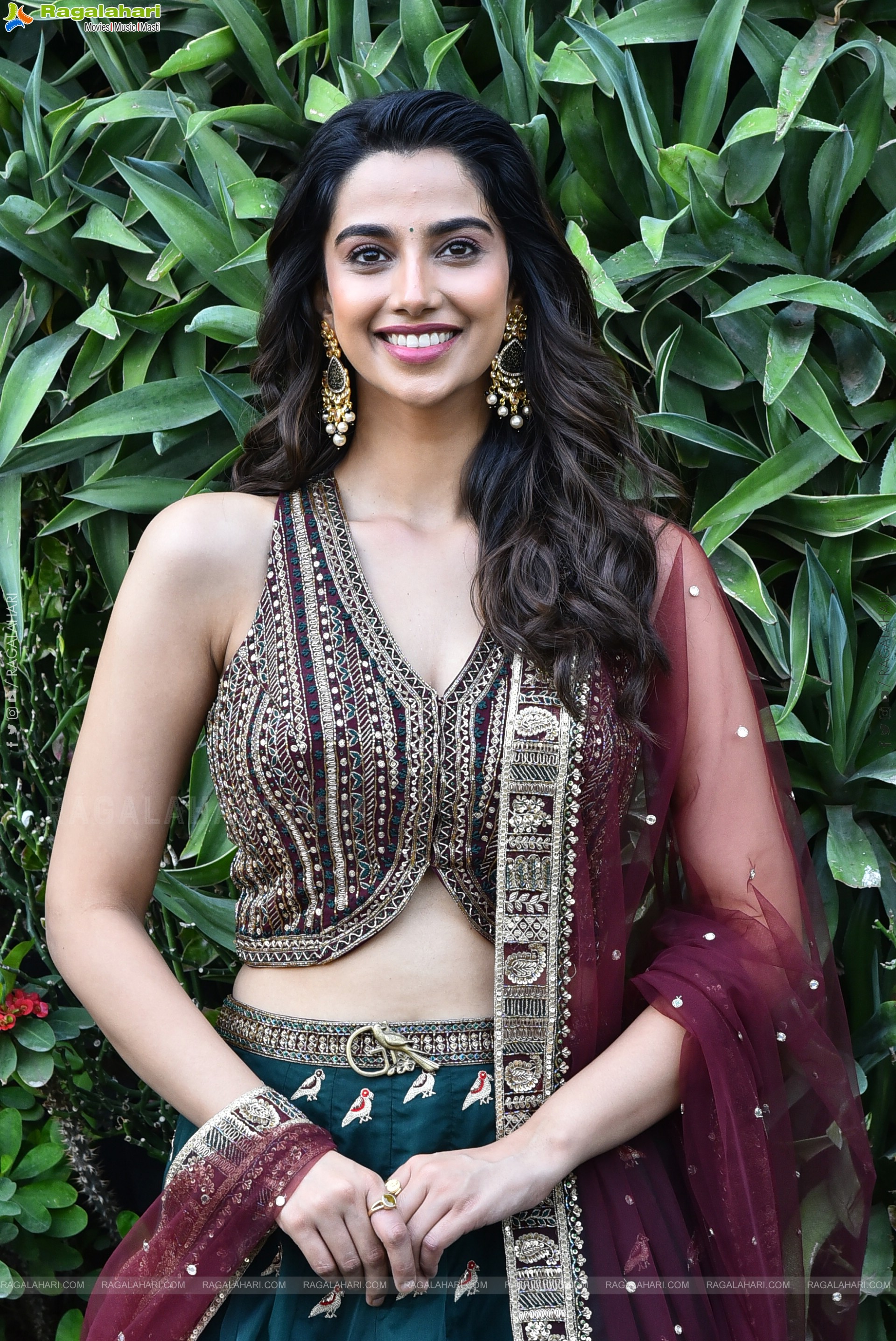 Meenakshi Chaudhary Glam Photoshoot Stills, HD Gallery