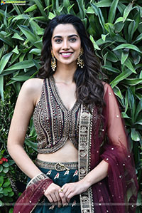 Meenakshi Chaudhary Glam Photoshoot Stills, HD Gallery