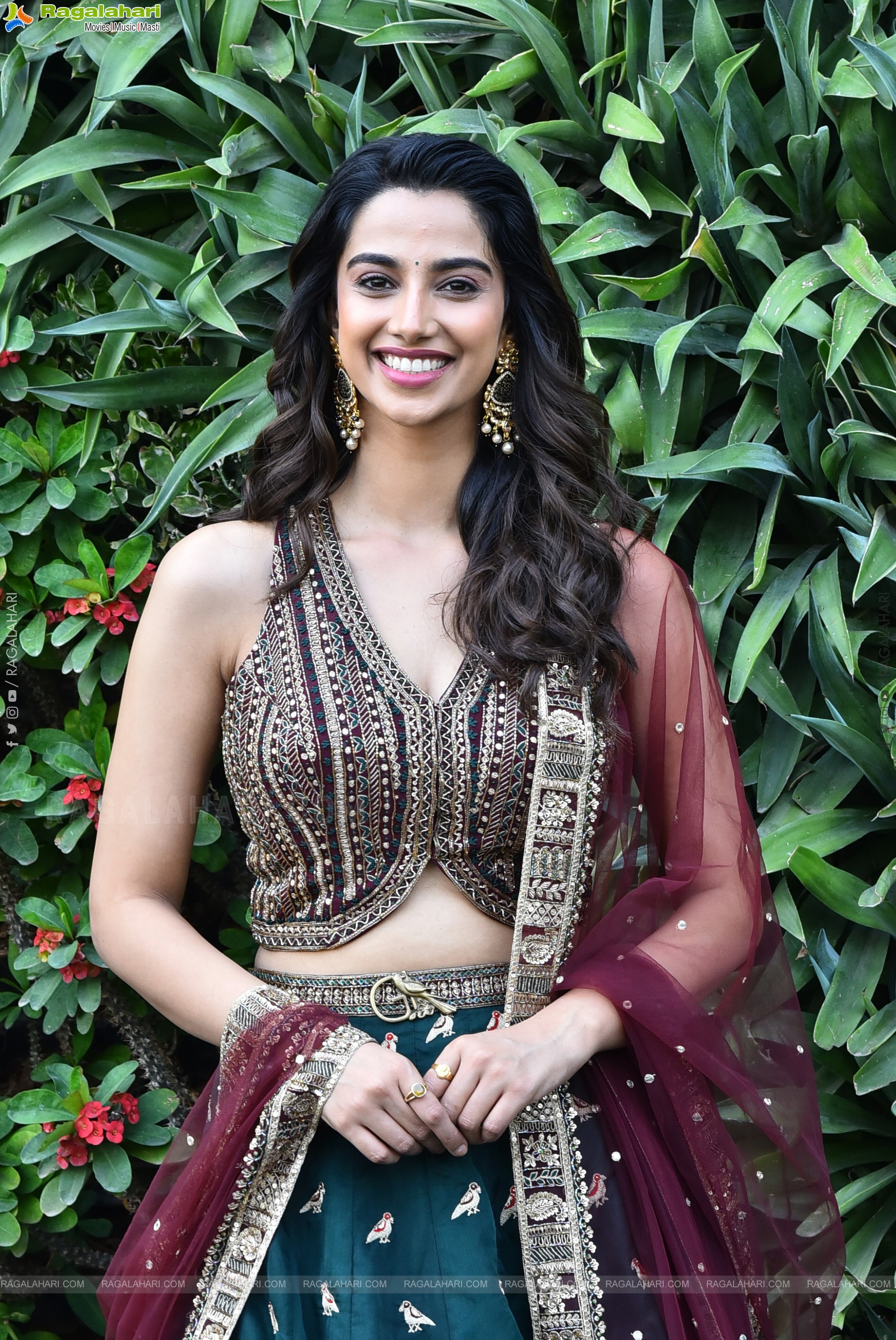 Meenakshi Chaudhary Glam Photoshoot Stills, HD Gallery