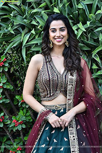 Meenakshi Chaudhary Glam Photoshoot Stills, HD Gallery