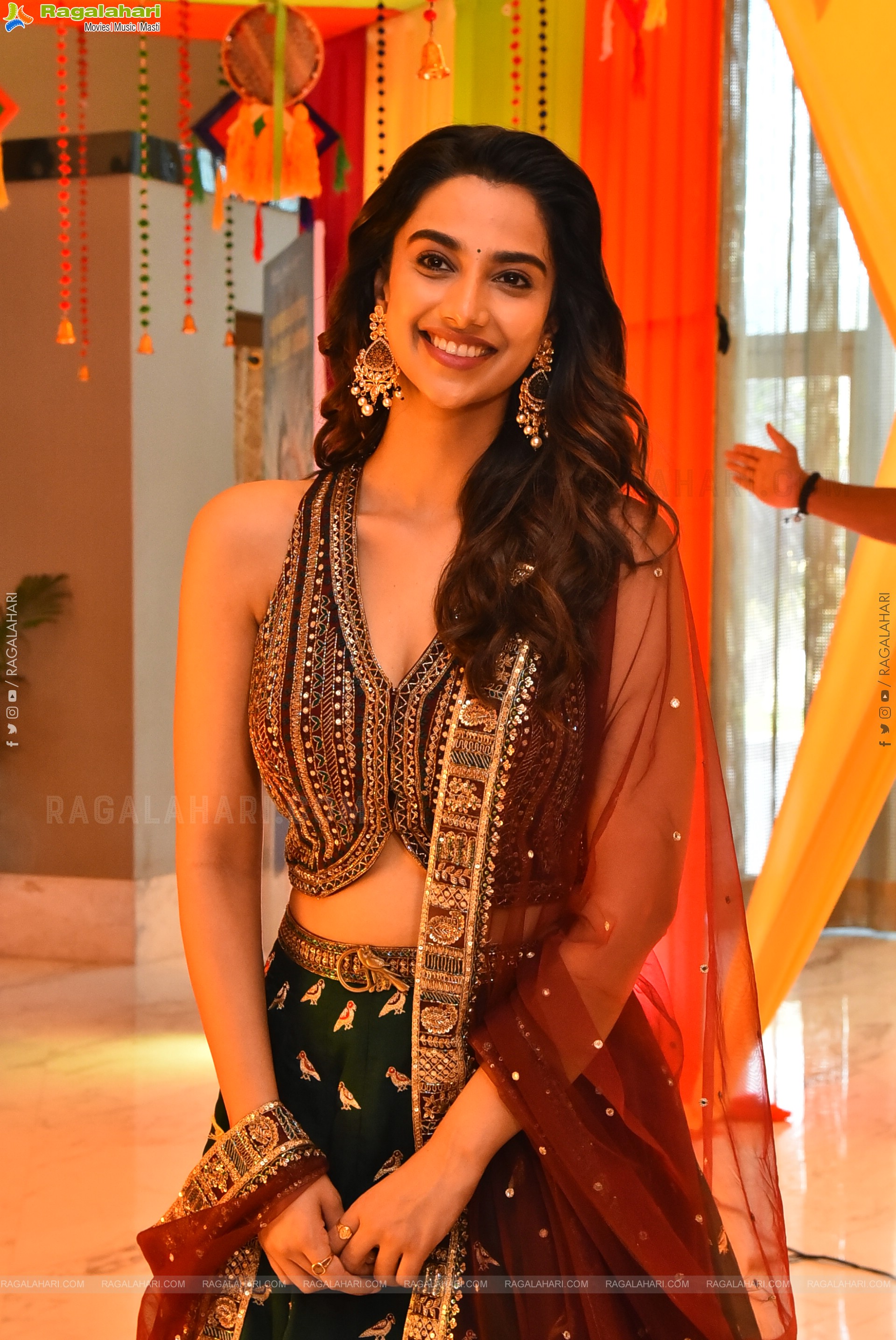 Meenakshi Chaudhary Glam Photoshoot Stills, HD Gallery