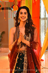 Meenakshi Chaudhary Glam Photoshoot Stills, HD Gallery