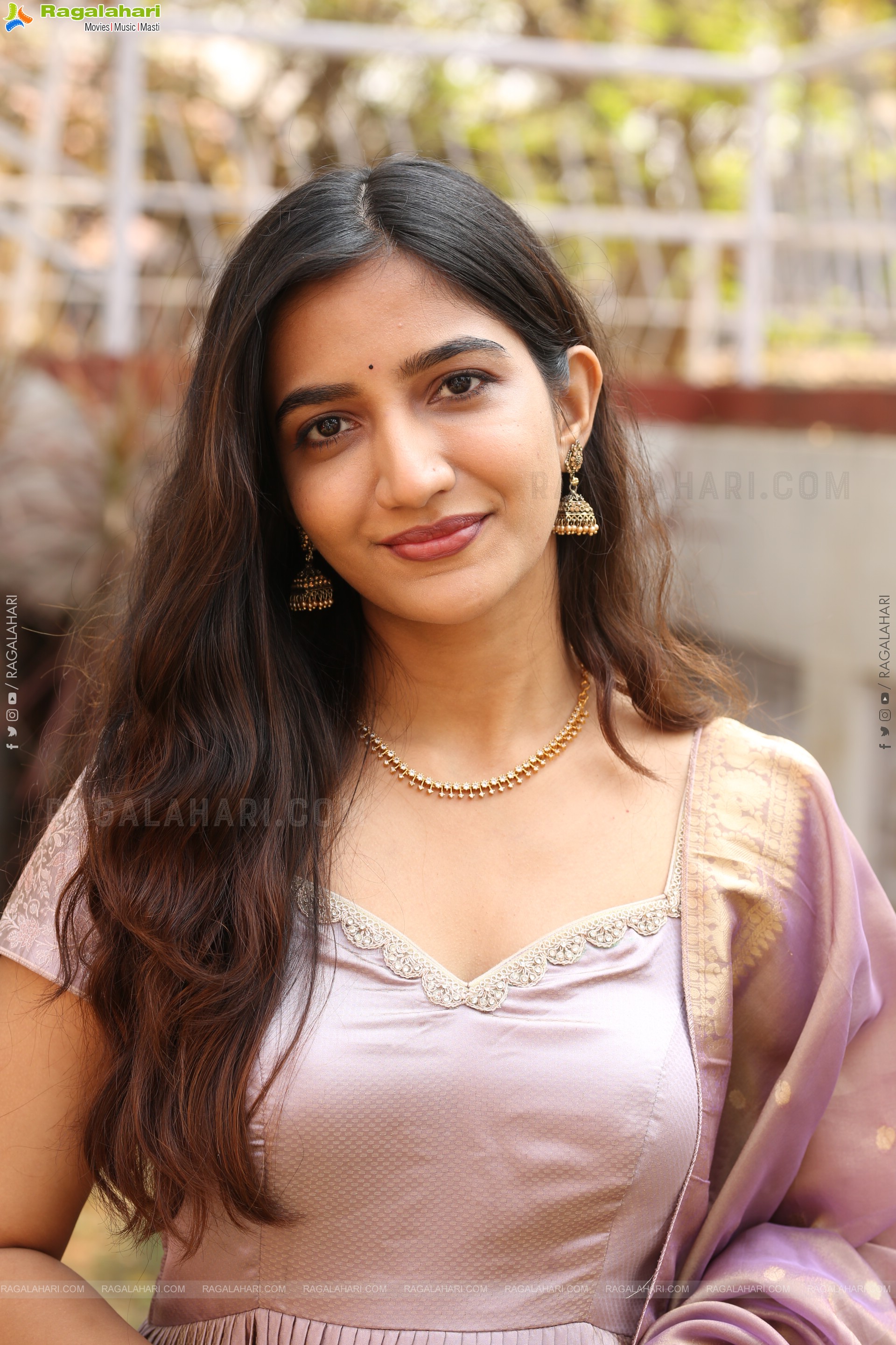 Neha Pathan at Atreyapuram Brothers Movie Opening, HD Gallery