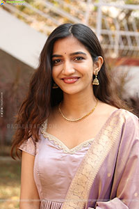 Neha Pathan at Atreyapuram Brothers Movie Opening