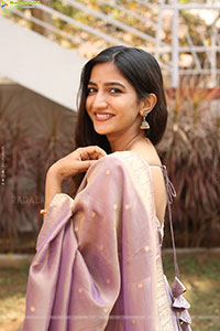 Neha Pathan at Atreyapuram Brothers Movie Opening